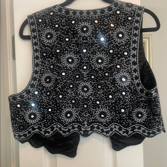 Free People Black Vest with White Embroidery crop vest - Picture 2 of 3